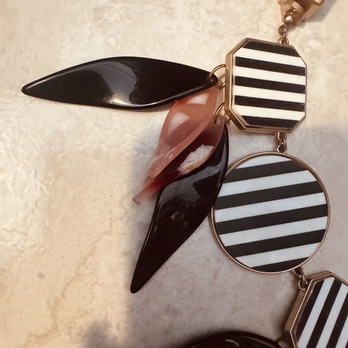 Statement necklace with geometric elements in black, red and gold, like new