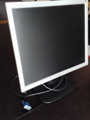 LG Flatron L1718S-SN 17-inch LCD monitor like new