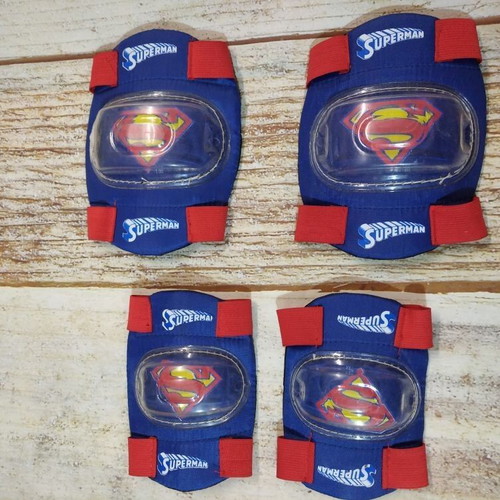 Superman wrist and knee pads set like new