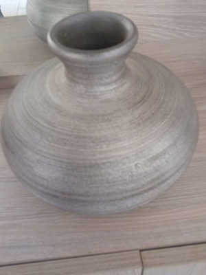 Vase like new, gray