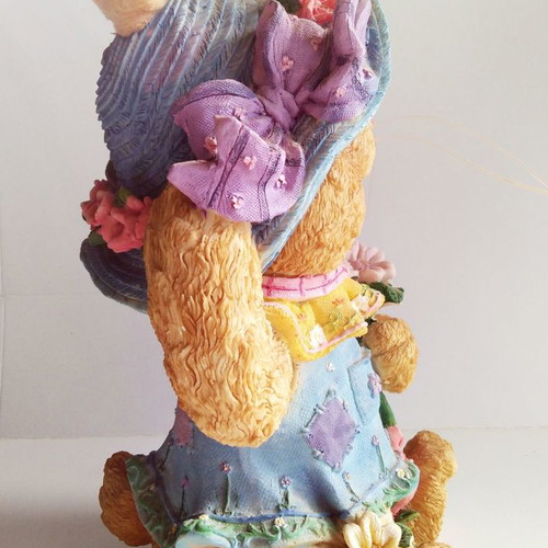 Rabbit statue used resin figure with plush ears