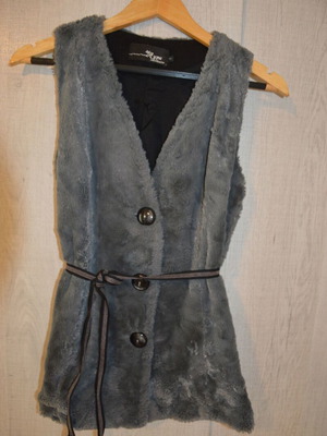 Hype sleeveless fur vest gray like new, size S
