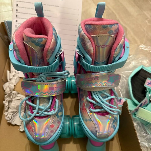 BYOX kids skates adjustable size 30-33 like new with light-up wheels