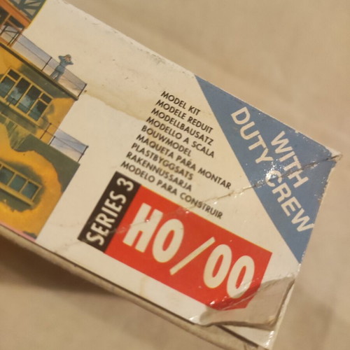 Control Tower plastic model Airfix 03380 scale 1:76 new collectible
