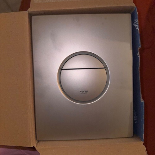 Grohe Nova Cosmopolitan flush plate for toilet