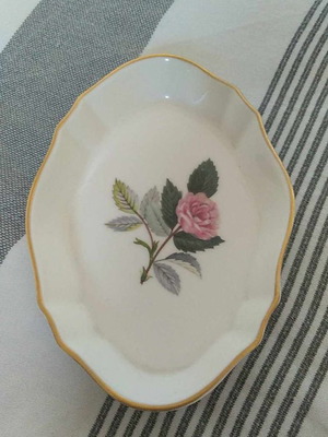 Πιατάκι Wedgwood Hathaway Rose μεταχειρισμένο, Bone China