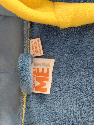 Children's robes used, warm and soft, Minion and dinosaur