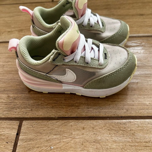 Nike Waffle One kids sneakers like new, pink green N22