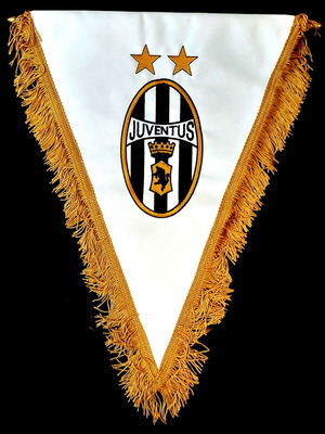 Juventus embroidered captain's pennant like new with old emblem