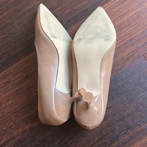 Poti Pati beige patent leather pumps size 37 used, medium heel