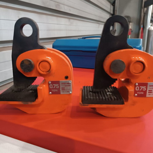 Toyo Intl Horizontal Sheet Lifting Clamps 1500kg New