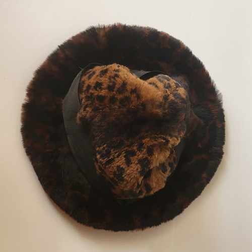 Vintage leopard fur hat like new