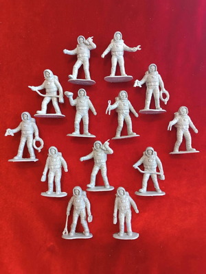 Astronaut figures set of 13 detailed miniatures, new