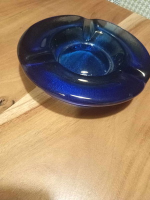 Γυάλινα τασάκια σαν καινούργια, σετ με γαλάζια και μπλε απόχρωση