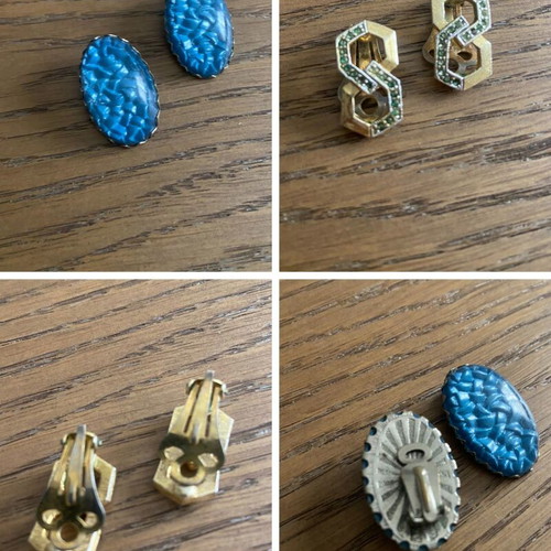 Set of 2 vintage clip-on earrings like new, blue and gold