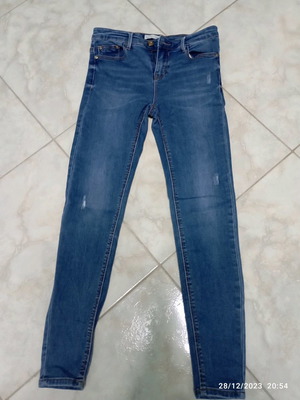 Stradivarius skinny jeans women's size 38 like new