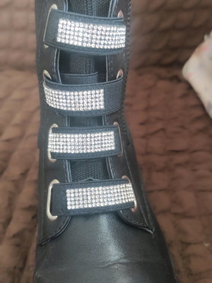 Boots size 38 like new with elastic laces and rhinestones