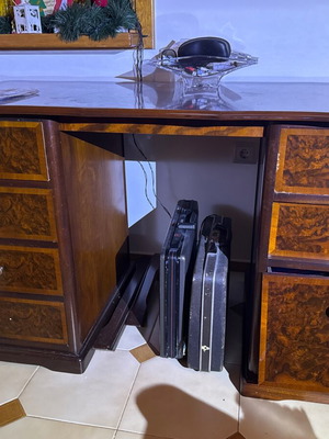 Γραφείο μασίφ ξύλο καρυδιάς μεταχειρισμένο, μεγάλο