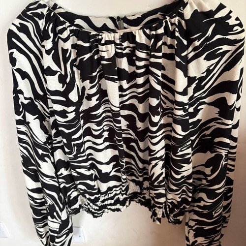 Cropped zebra print blouse H&M like new, size XL