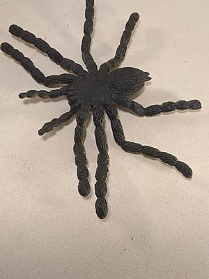 Παιχνίδι αληθοφανής αράχνη 5x8.5cm σαν καινούργιο