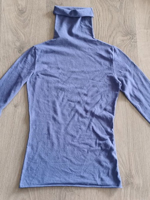 Max&Co thin purple turtleneck like new XS/S