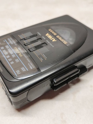 AIWA HS-T11 Walkman Super Bass cassette player used, vintage Japan