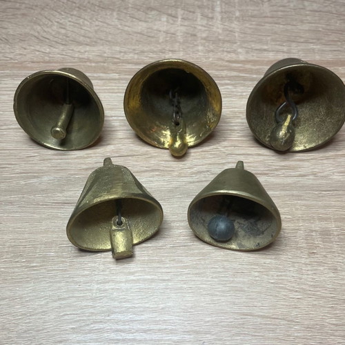 Set of 5 medium-sized bells new