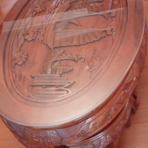 Coffee table with 6 small carved handmade stools like new, oval glass top