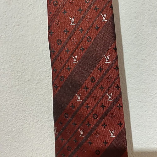 Louis Vuitton tie like new, black and red