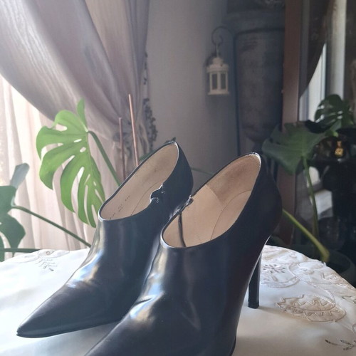 ZARA Vintage Black Ankle Boots with Mid Heel Like New Size 37