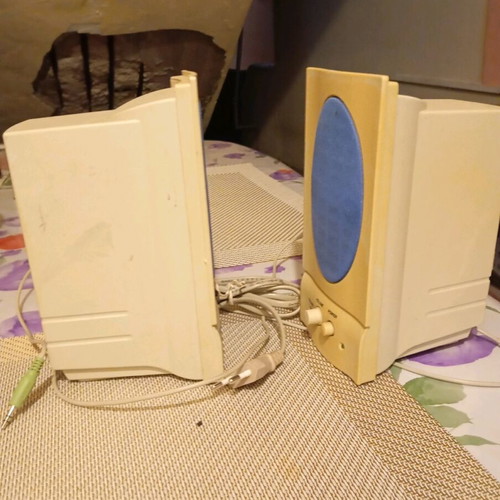 Teac PowerMax 80/2 wall speakers like new