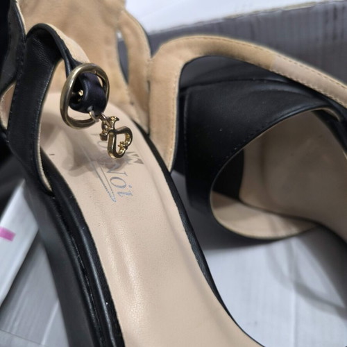 Platform sandals, size 39, black