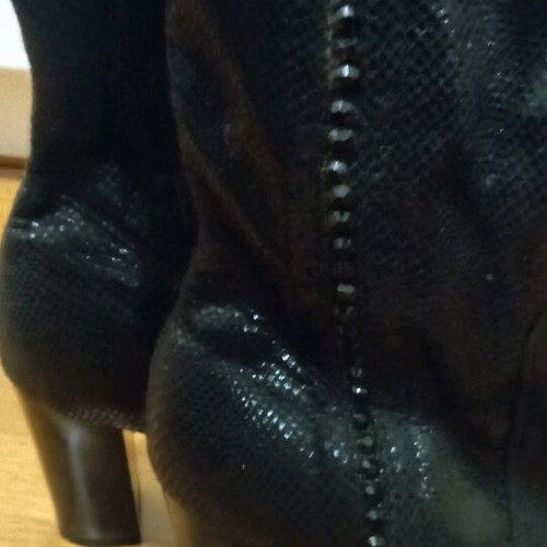 Boots size 38 over the knee like new, black with 9 cm heel