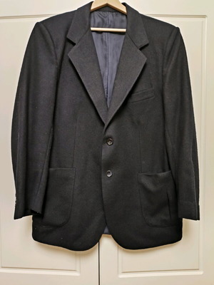 Men's vintage jacket with shoulder pads Large like new, black