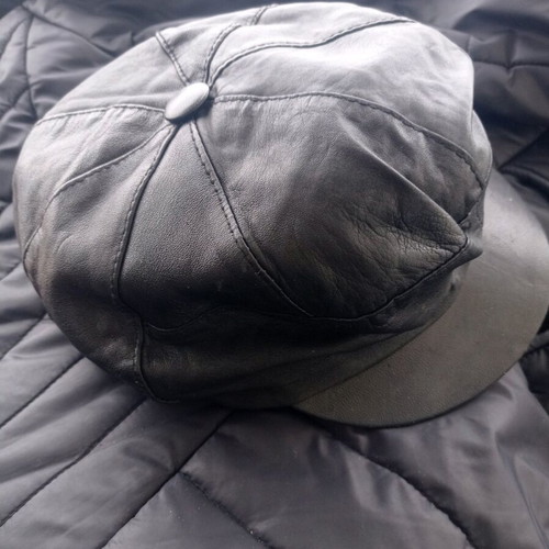 Black leather imitation tragiaška hat used