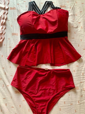 Tankini σε χρώμα μπορντό σαν καινούργιο, μέγεθος M