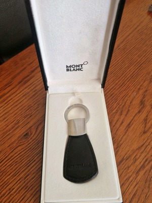 Montblanc кожен ключодържател с кутия нов, черен