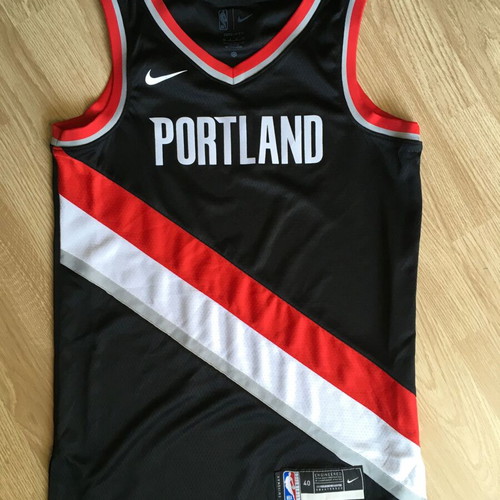 Nike Mens Black V-Neck Sleeveless Pullover Portland Trail Blazers like new