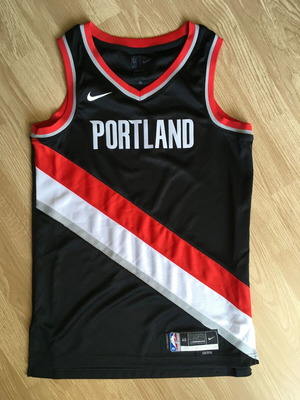 Nike Mens Black V-Neck Sleeveless Pullover Portland Trail Blazers like new