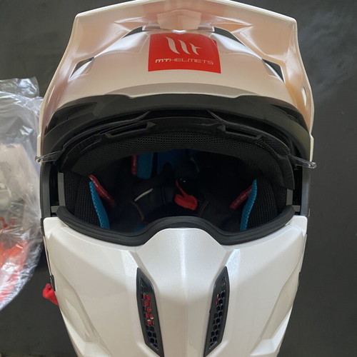 MT Streetfighter S helmet new with removable chin guard