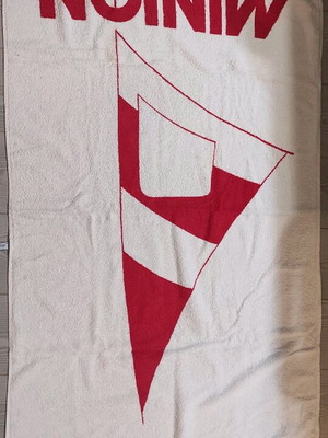 Minion collectible towel like new 146x88