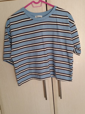 Stradivarius top new, size M, white and blue
