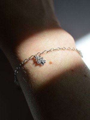 14k Gold Bracelet with Girl Figures new, Four Line jewellery