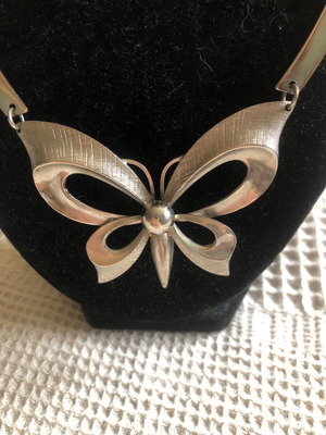 Butterfly vintage necklace used, silver color, does not tarnish