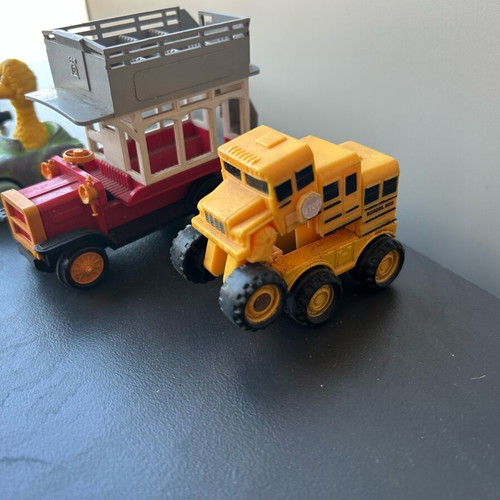 Old toy cars used, pack of 30 pieces