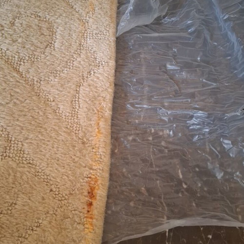 Beige rug large 1.98 × 2.90 with embossed design, used