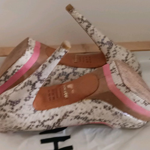 Schutz peep toe leather handmade pumps like new, size 38