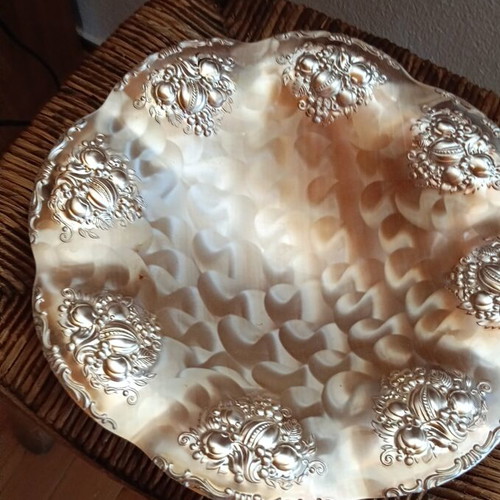Decorative silver-plated plate