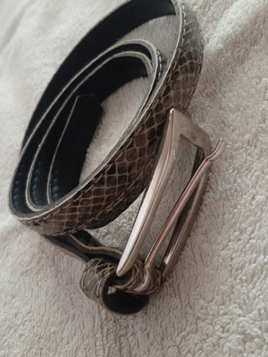 Thin belt with snake pattern like new, size 95cm