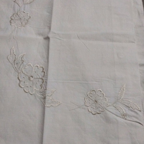 Vintage pillowcases with floral embroidery new (76x52 cm)